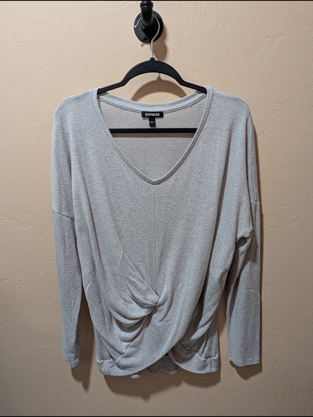 Women's Express Light Gray V-Neck Twist Front Long Sleeve Sweater Large